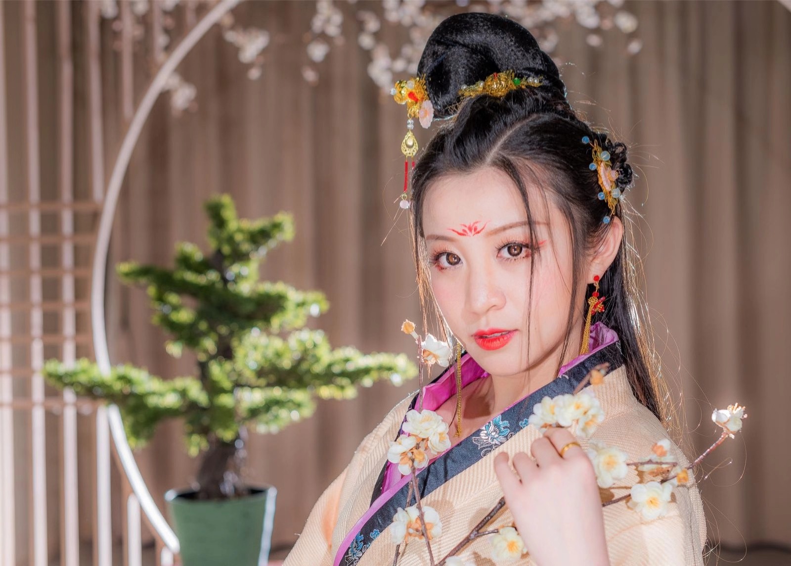 化妆美甲美睫培训