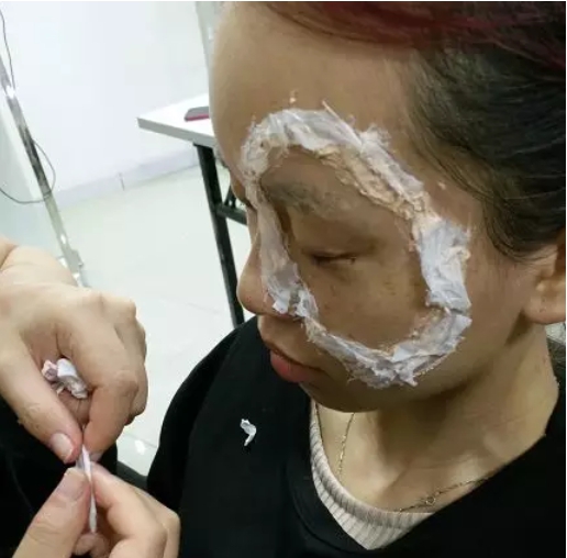 丧尸妆技巧